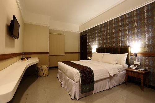Amarelo Surakarta (Solo)